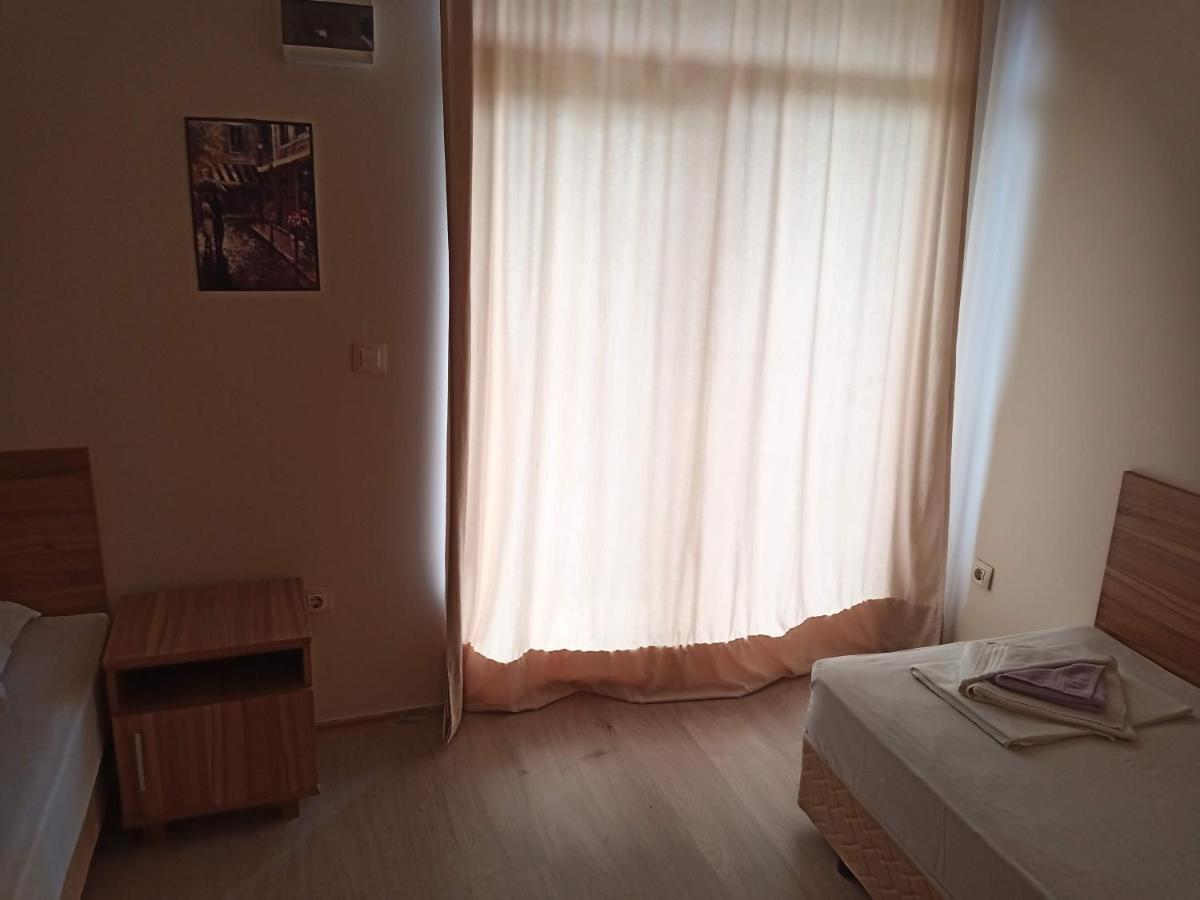 Къмпинг Градина - Garden Beach Apartments โซโซโปล ภายนอก รูปภาพ